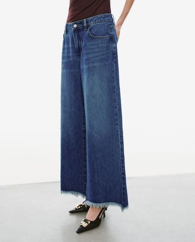  URBAN REVIVO - Quần jeans nữ ống rộng gấu tua rua 
