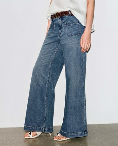  URBAN REVIVO - Quần jeans nữ ống loe kèm thắt lưng 