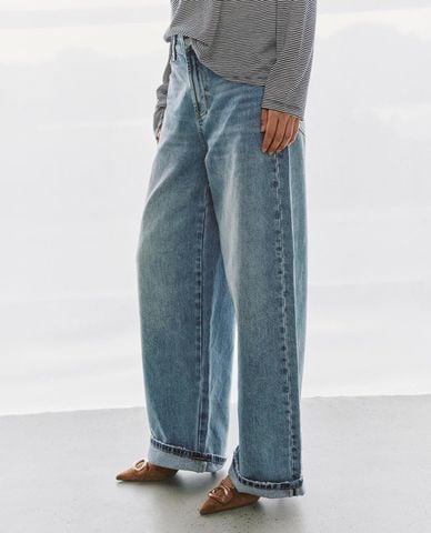 URBAN REVIVO - Quần jeans nữ ống rộng gập gấu 