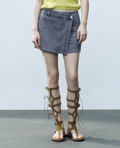  URBAN REVIVO - Quần short giả váy nữ xếp lớp 