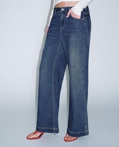  URBAN REVIVO - Quần jeans nữ ống loe cạp cao 