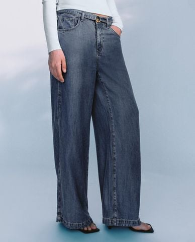  URBAN REVIVO - Quần jeans nữ ống rộng phối thắt lưng 