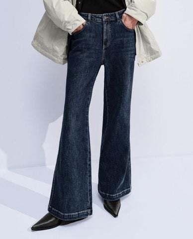  URBAN REVIVO - Quần jeans nữ ống loe cổ điển 