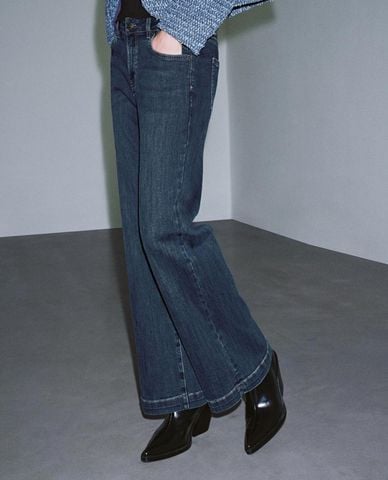  URBAN REVIVO - Quần jeans nữ ống loe wash bạc 