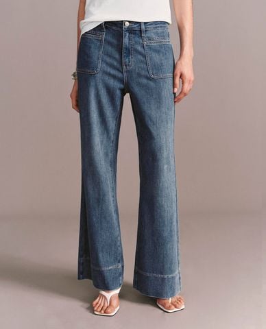  URBAN REVIVO - Quần jeans nữ ống loe wash bạc 