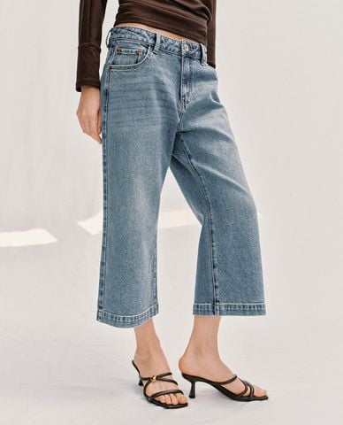  URBAN REVIVO - Quần jeans nữ ống rộng dáng lửng 