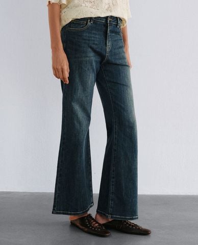 URBAN REVIVO - Quần jeans nữ ống loe wash bạc 
