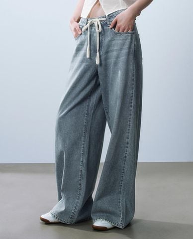  URBAN REVIVO - Quần jeans nữ ống rộng phối dây rút 