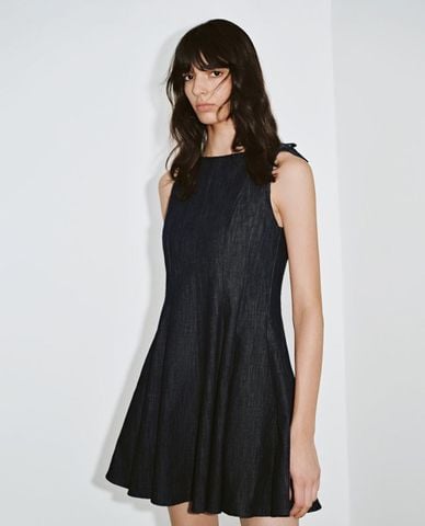  URBAN REVIVO - Đầm denim mini sát nách phối nơ 