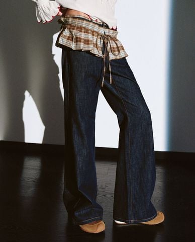  URBAN REVIVO - Quần jeans nữ ống rộng phối peplum kẻ caro 