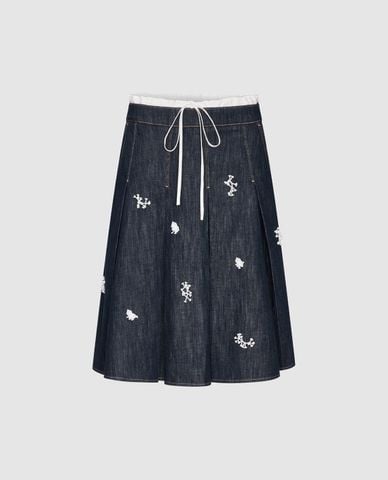  URBAN REVIVO - Chân váy denim midi thêu hoa viền bèo 