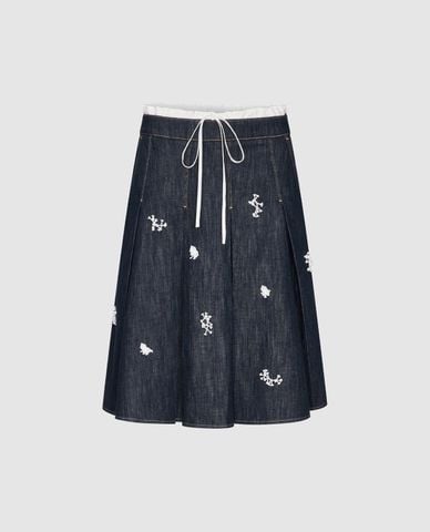  URBAN REVIVO - Chân váy denim midi thêu hoa viền bèo 