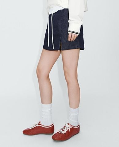 URBAN REVIVO - Quần short giả váy nữ phối dây rút 