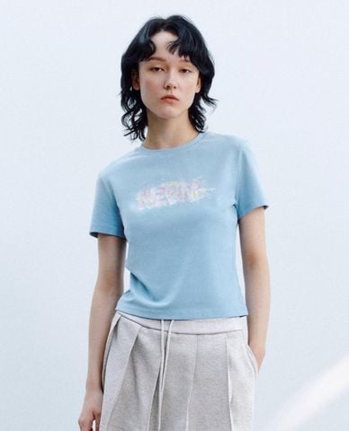  URBAN REVIVO - Áo thun nữ cổ tròn tay ngắn in chữ 