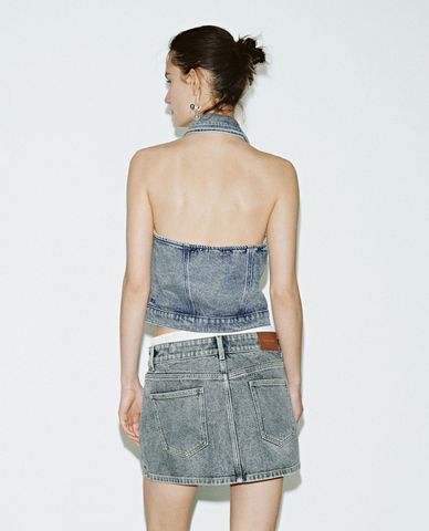  URBAN REVIVO - Áo sát nách nữ denim cổ yếm 