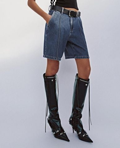  URBAN REVIVO - Quần short jeans nữ phối thắt lưng 