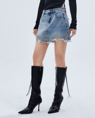  URBAN REVIVO - Chân váy denim mini phối tua rua đính đá 