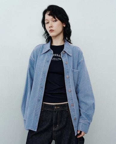  URBAN REVIVO - Áo sơ mi denim nữ cổ bẻ tay dài túi hộp 