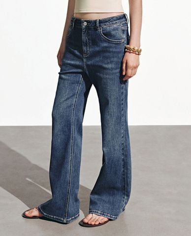  URBAN REVIVO - Quần jeans nữ ống loe wash bạc 