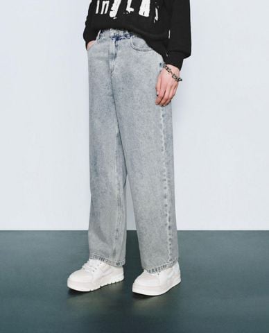  URBAN REVIVO - Quần jeans nam ống rộng hiện đại 