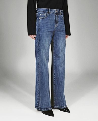  URBAN REVIVO - Quần jeans nữ ống loe xẻ gấu 