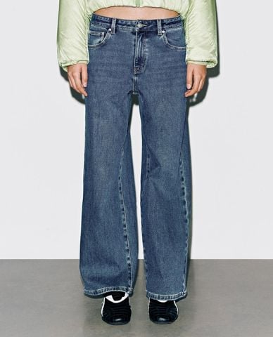  URBAN REVIVO - Quần jeans nữ ống rộng cổ điển 