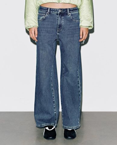  URBAN REVIVO - Quần jeans nữ ống rộng cổ điển 