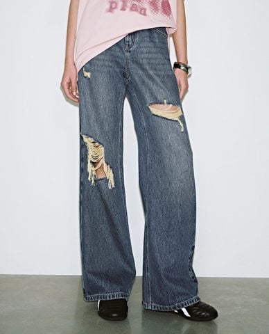  URBAN REVIVO - Quần jeans nữ ống rộng rách gối cá tính 