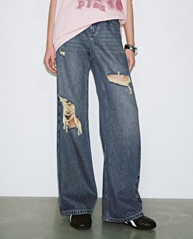  URBAN REVIVO - Quần jeans nữ ống rộng rách gối cá tính 