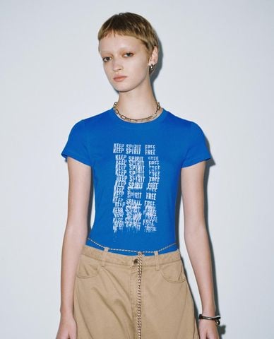  URBAN REVIVO - Áo thun nữ cổ tròn tay ngắn phom ôm 