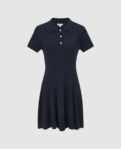  URBAN REVIVO - Đầm dệt kim mini cổ bẻ phối nút 