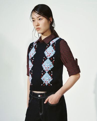  URBAN REVIVO - Áo khoác gilet nữ dệt kim cổ tròn 