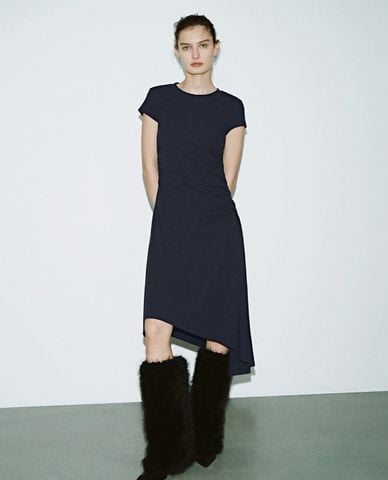  URBAN REVIVO - Đầm midi phom suông cổ tròn 