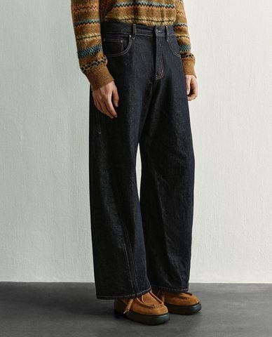  URBAN REVIVO - Quần jeans nam ống rộng dáng cong 