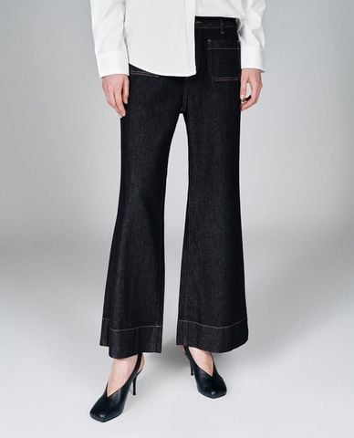  URBAN REVIVO - Quần jeans nữ ống loe phối túi 