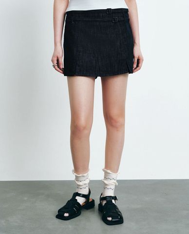  URBAN REVIVO - Chân váy denim mini phối thắt lưng cá tính 