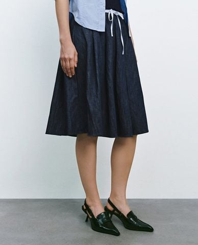  URBAN REVIVO - Chân váy denim midi lưng thun phối dây rút 