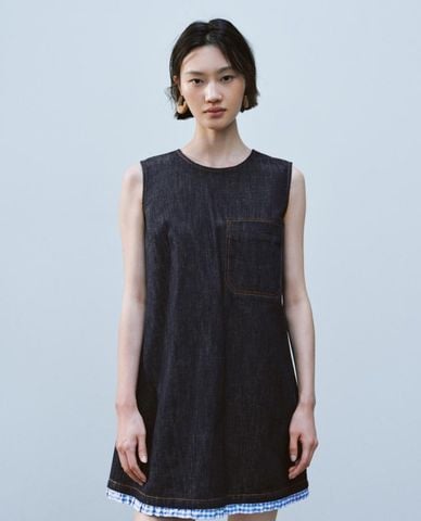 URBAN REVIVO - Đầm denim sát nách mini phối viền 