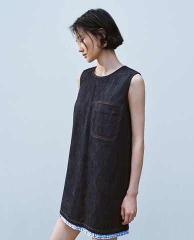  URBAN REVIVO - Đầm denim sát nách mini phối viền 
