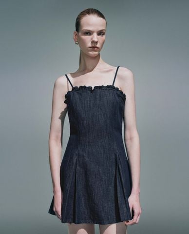  URBAN REVIVO - Đầm denim mini hai dây dáng xòe 