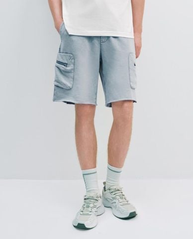 URBAN REVIVO - Quần short jeans nam lưng thun phối túi 
