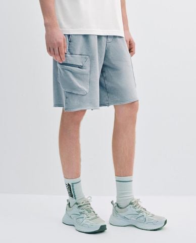  URBAN REVIVO - Quần short jeans nam lưng thun phối túi 