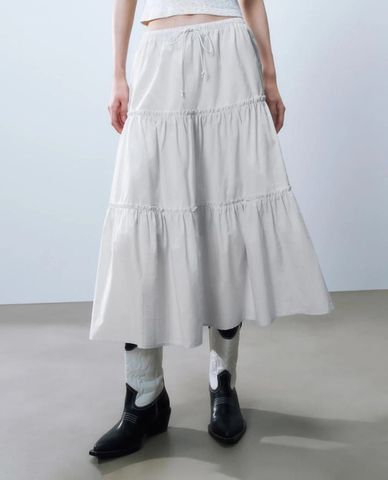  URBAN REVIVO - Chân váy xếp tầng midi lưng thun 