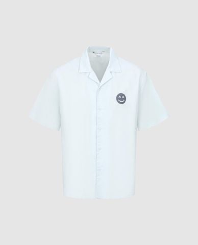  URBAN REVIVO - Áo sơ mi nam tay ngắn in hình 