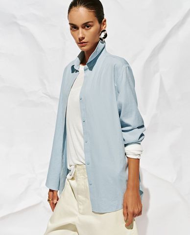  URBAN REVIVO - Áo sơ mi nữ cổ bẻ tay dài thanh lịch 