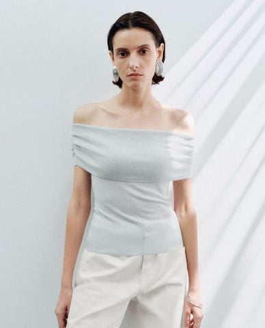  URBAN REVIVO - Áo trễ vai nữ phom ôm thời trang 