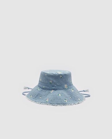  URBAN REVIVO - Nón bucket nữ denim thêu hoa 