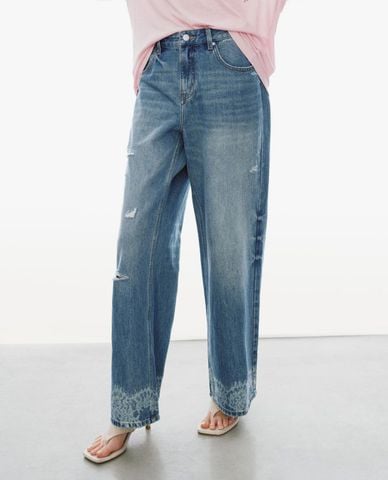  URBAN REVIVO - Quần jeans nữ ống rộng viền ren 