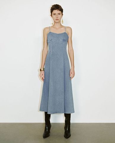  URBAN REVIVO - Đầm denim midi hai dây thời trang 