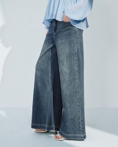  URBAN REVIVO - Quần jeans nữ ống loe wash bạc cổ điển 